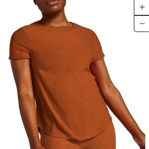 Beyond Yoga Featherweight On the Down Low Tee / Warm Clay / XS (fits like small)